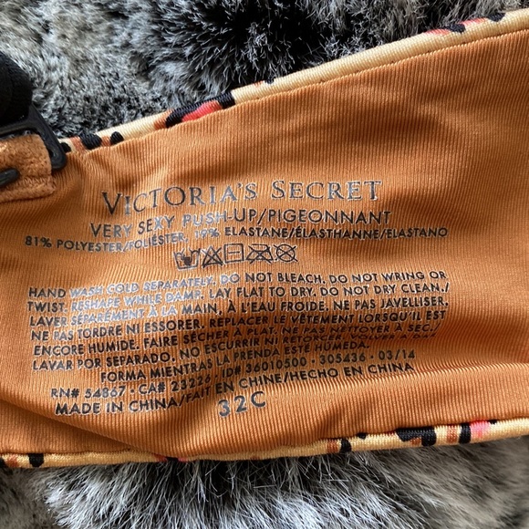 Victoria Secret bra - Picture 2 of 2